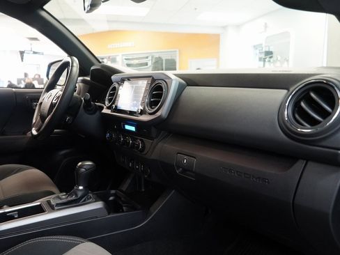 Used 2023 Toyota Tacoma TRD Sport image 27