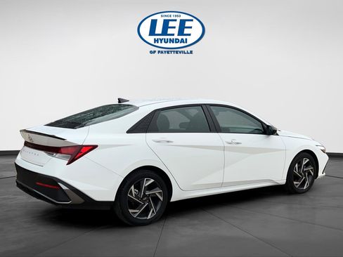 Certified 2025 Hyundai Elantra Sport image 7