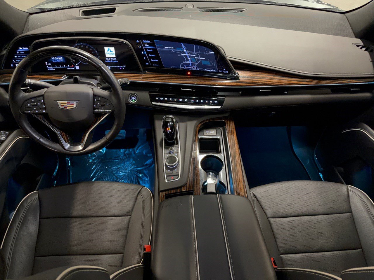 Certified 2023 Cadillac Escalade Premium Luxury w/ Performance Package AWD/4WD image 17