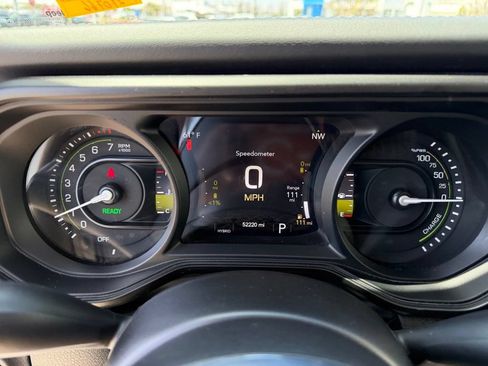 Used 2024 Jeep Wrangler Unlimited Sahara AWD/4WD image 29