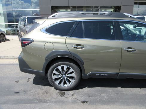 Used 2023 Subaru Outback Touring XT w/ Tech Package 2 AWD/4WD image 11