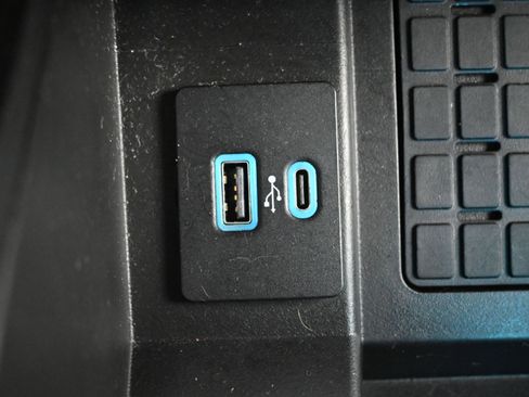 Used 2022 Ford Expedition Max Limited image 18