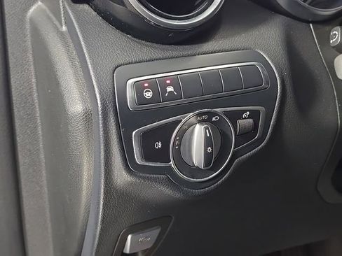 Used 2019 Mercedes-Benz GLC 300 4MATIC image 17