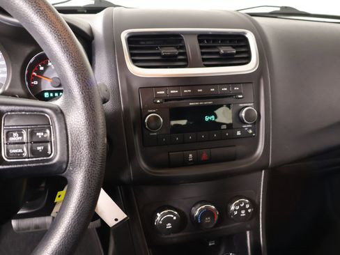 Used 2013 Dodge Avenger SE FWD image 5
