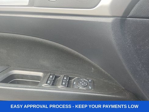 Used 2020 Ford Fusion SE FWD image 16