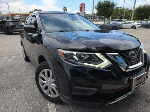 Used 2020 Nissan Rogue S FWD image 2