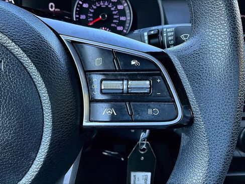 Used 2023 Kia Forte LXS w/ LXS Technology Package FWD image 17