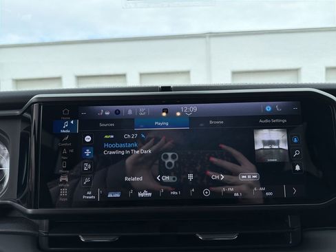 Used 2024 Jeep Wrangler High Altitude image 24