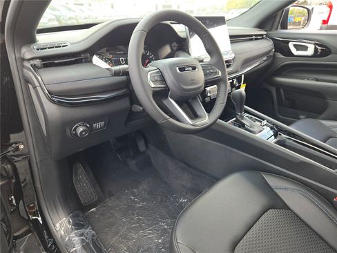 New 2026 Jeep Compass Latitude image 23