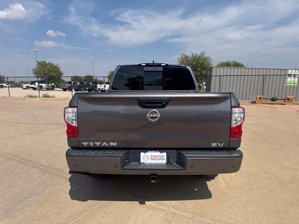 Certified 2024 Nissan Titan SV w/ SV Convenience Package RWD image 4