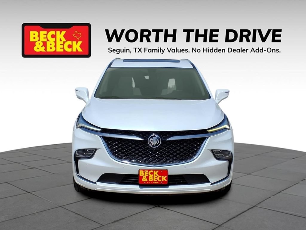 Used 2022 Buick Enclave Avenir w/ Avenir Technology Package FWD image 2