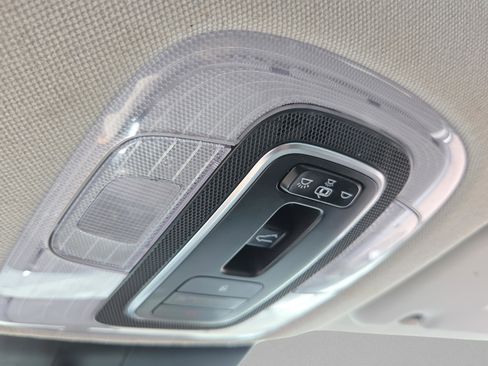 Used 2021 Hyundai Elantra SEL w/ Convenience + Premium Package image 35