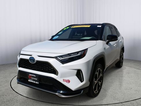 Used 2023 Toyota RAV4 XSE w/ Weather Package AWD/4WD image 4
