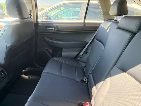 Used 2017 Subaru Outback 2.5i Limited AWD/4WD image 9