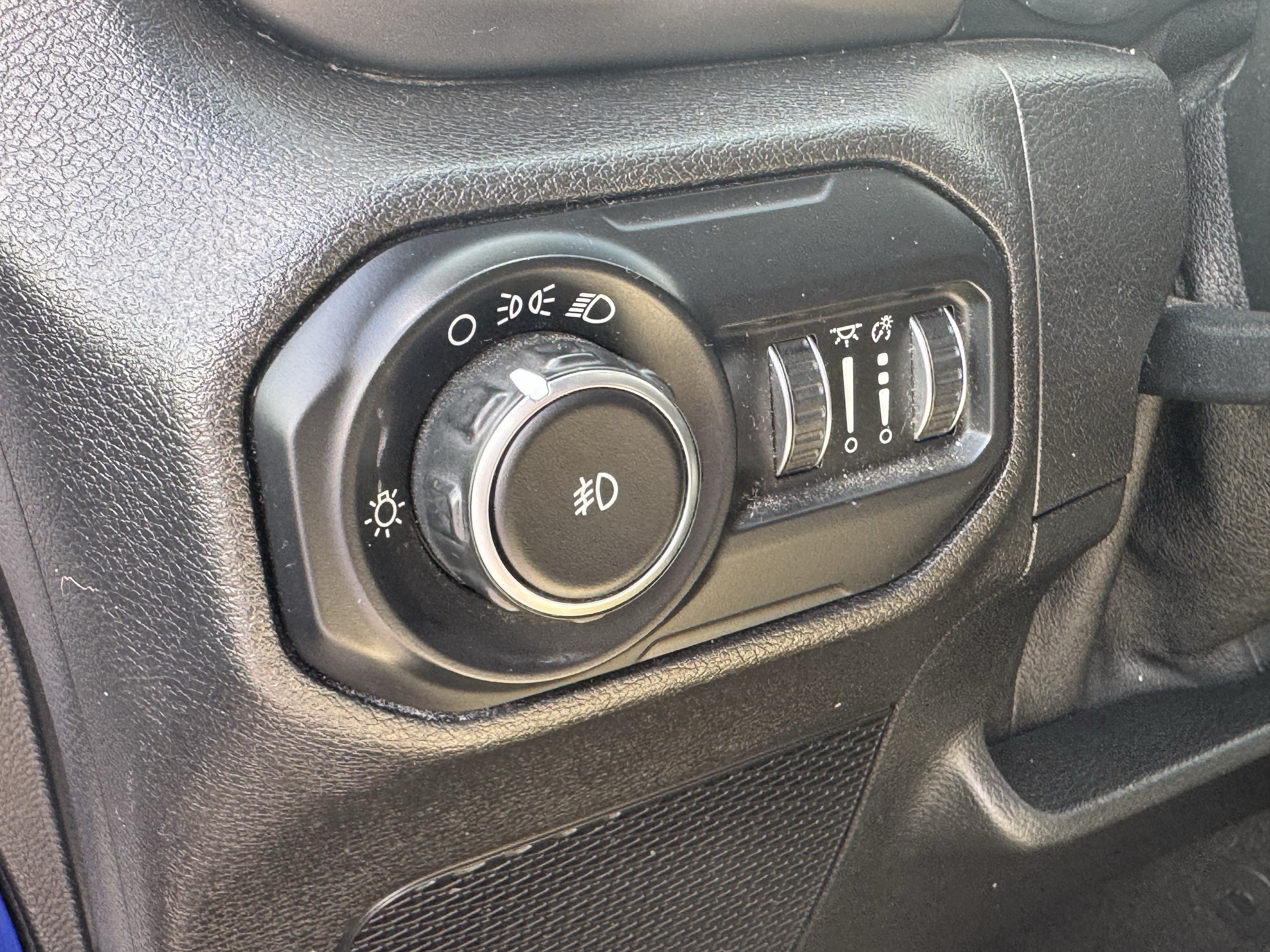 Used 2020 Jeep Wrangler Sport AWD/4WD image 29
