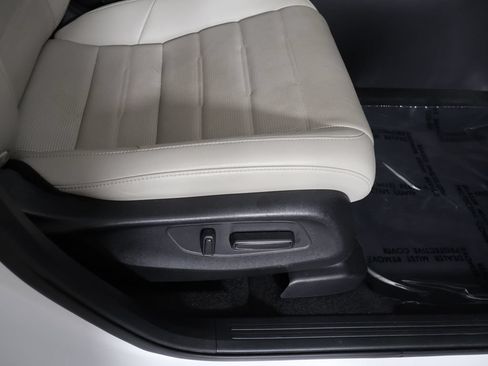 Used 2024 Honda CR-V EX-L image 32