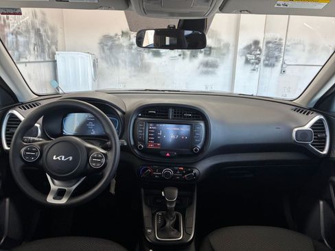 Used 2025 Kia Soul LX w/ LX Technology Package image 31