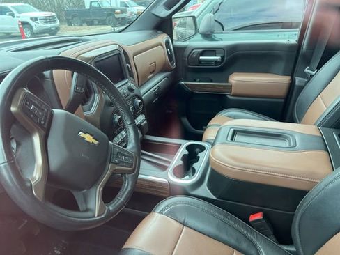 Used 2020 Chevrolet Silverado 1500 High Country w/ Technology Package image 15