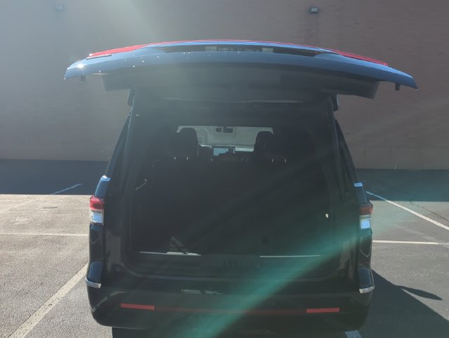 Used 2023 Lincoln Navigator L Reserve AWD/4WD image 6