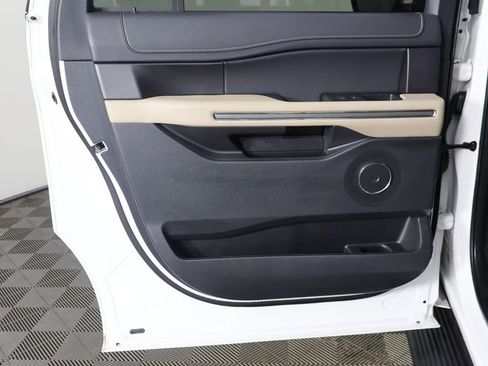 Used 2024 Ford Expedition Max XLT image 28