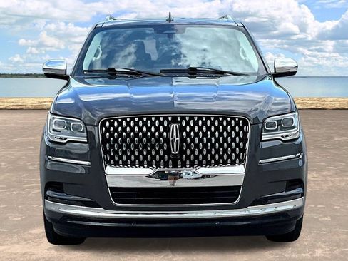 Used 2023 Lincoln Navigator Black Label AWD/4WD image 2