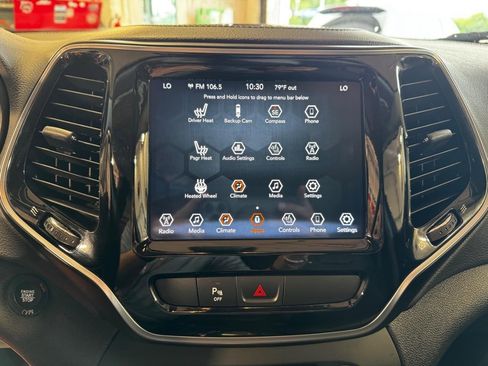 Used 2019 Jeep Cherokee Limited image 25