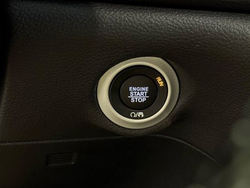 New 2026 Chrysler Pacifica Select image 31