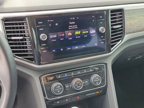 Used 2019 Volkswagen Atlas SEL Premium image 30