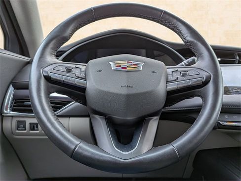 Certified 2023 Cadillac XT4 Luxury w/ Cold Weather Package image 10