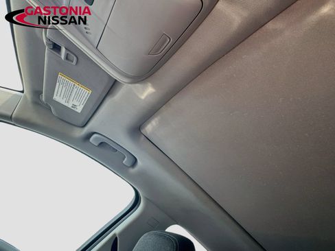 Used 2018 Chevrolet Equinox LT w/ Sun & Infotainment Package FWD image 29