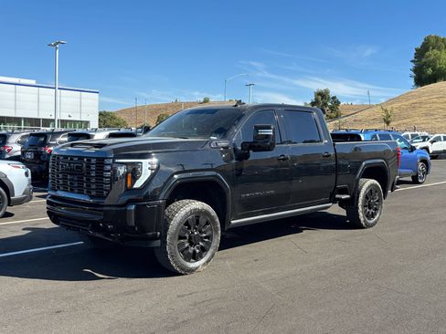 Used 2024 GMC Sierra 2500 Denali Ultimate w/ Max Trailering Package AWD/4WD image 1
