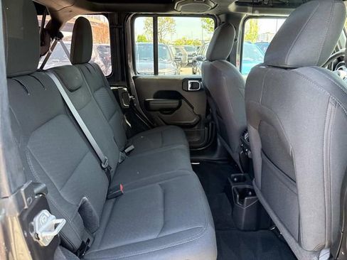 Used 2022 Jeep Wrangler Unlimited Sport image 13