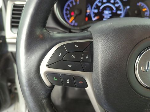 Used 2021 Jeep Grand Cherokee Laredo X image 22