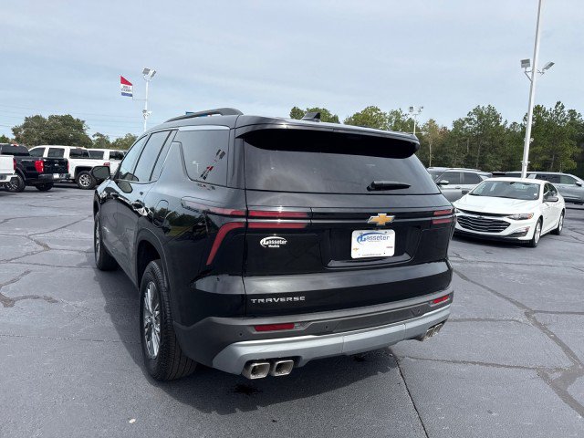 Used 2026 Chevrolet Traverse LT w/ Driver Confidence Package FWD image 5