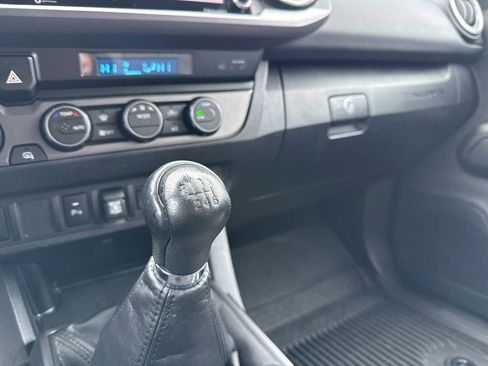 Used 2021 Toyota Tacoma TRD Off-Road w/ Technology Package image 14