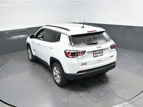 Used 2024 Jeep Compass Latitude AWD/4WD image 41