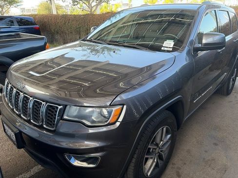 Used 2018 Jeep Grand Cherokee Laredo RWD image 5