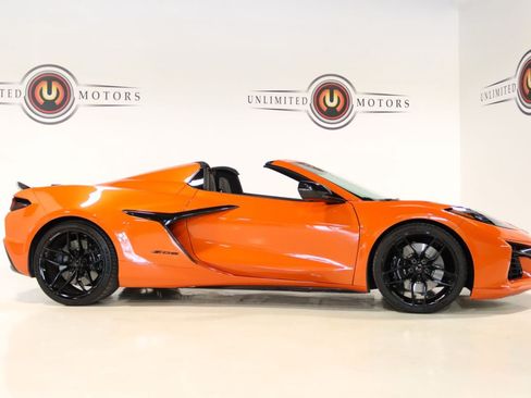 Used 2025 Chevrolet Corvette Z06 RWD image 40