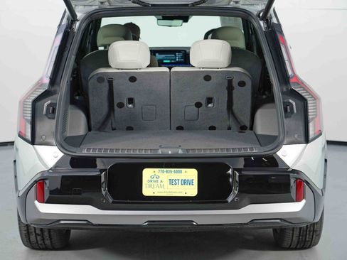 Used 2024 Kia EV9 GT-Line image 10