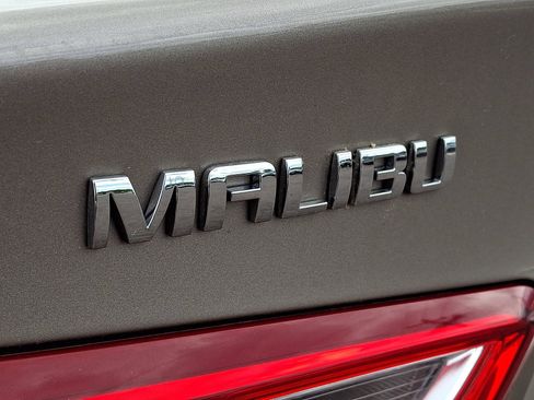 Used 2023 Chevrolet Malibu LT FWD image 29