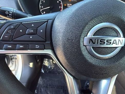 Certified 2023 Nissan Sentra SV FWD image 19