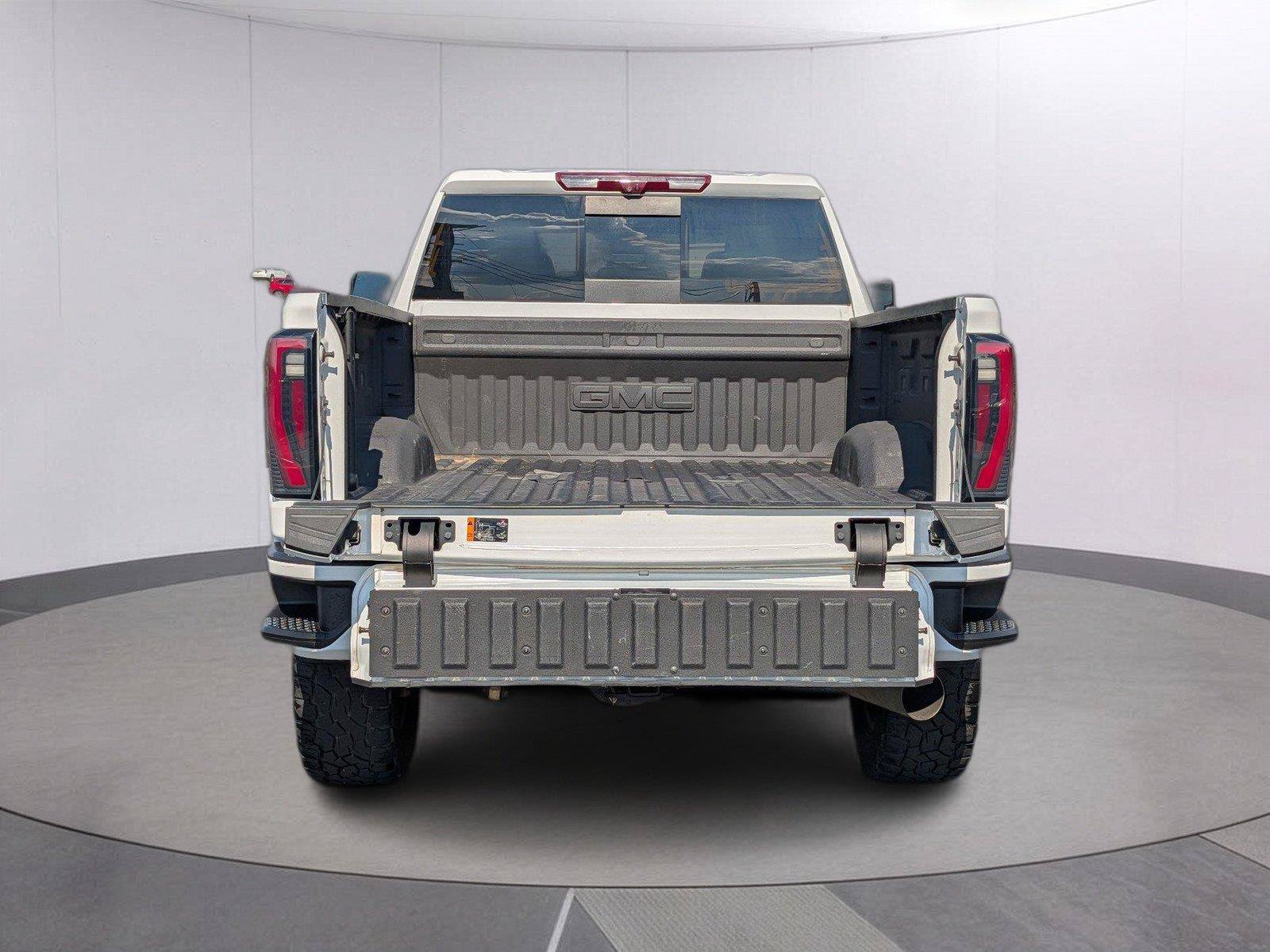 Used 2025 GMC Sierra 3500 AT4 w/ AT4 Premium Plus Package AWD/4WD image 5
