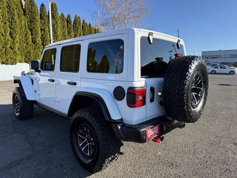 Used 2024 Jeep Wrangler Unlimited Rubicon image 4