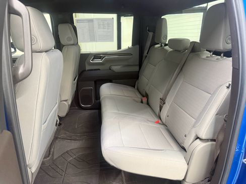 Used 2023 Chevrolet Silverado 1500 LT AWD/4WD image 17