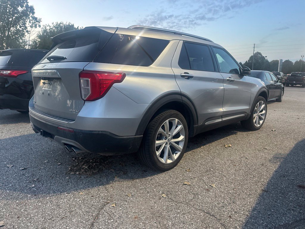Used 2024 Ford Explorer Platinum w/ Class IV Trailer Tow Package AWD/4WD image 2