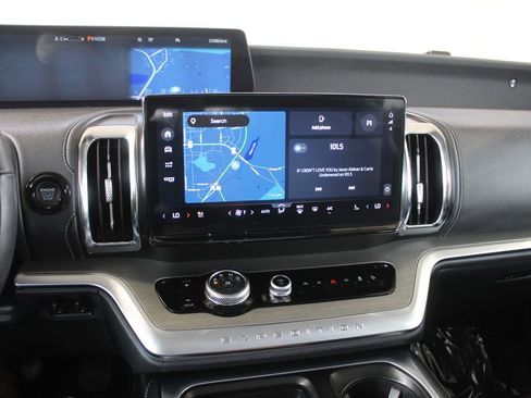 Used 2025 Ford Expedition Platinum AWD/4WD image 24