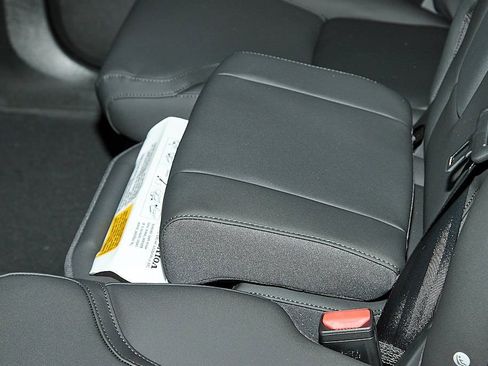 New 2026 Volvo XC90 B6 Plus w/ Protection Package Premier image 21