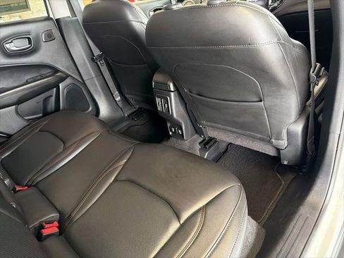 Used 2018 Jeep Compass Limited w/ Navigation Group AWD/4WD image 13