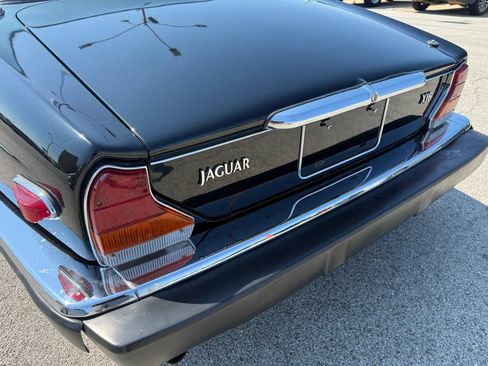 Used 1987 Jaguar XJ6 RWD image 9