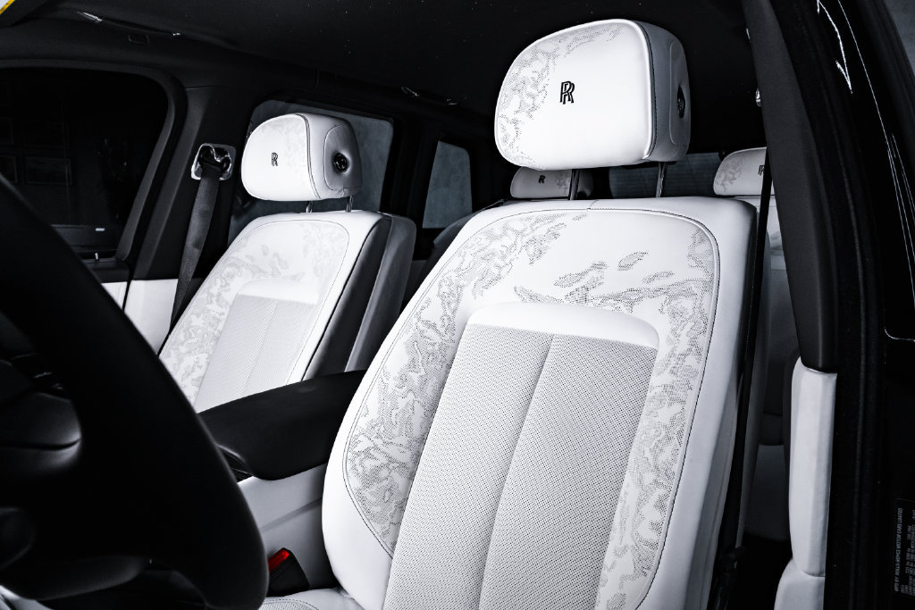 Used 2025 Rolls-Royce Cullinan AWD/4WD image 17